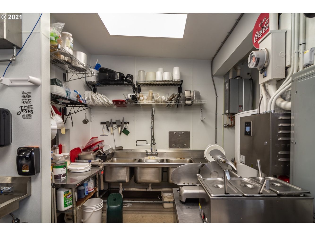 1270 W Harvard Ave, Roseburg, OR 97471